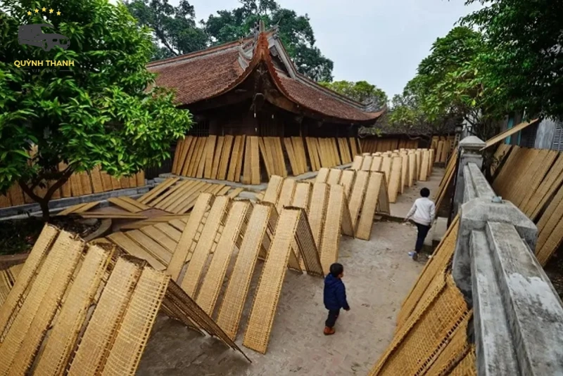 Quy trình sản xuất thủ công tỉ mỉ của người dân địa phương